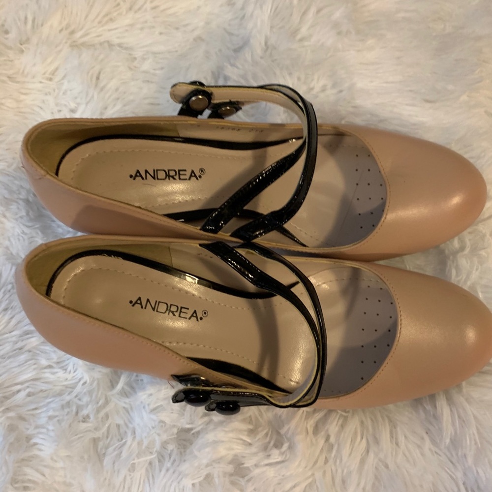 Tan heels - Picture 4 of 4